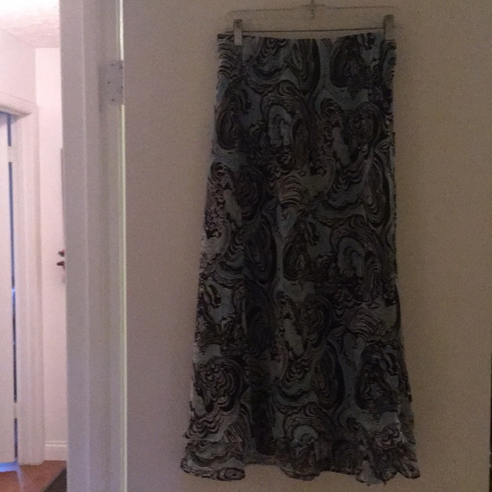 Cato Woman tier skirt size 18/20 Bk/aqua